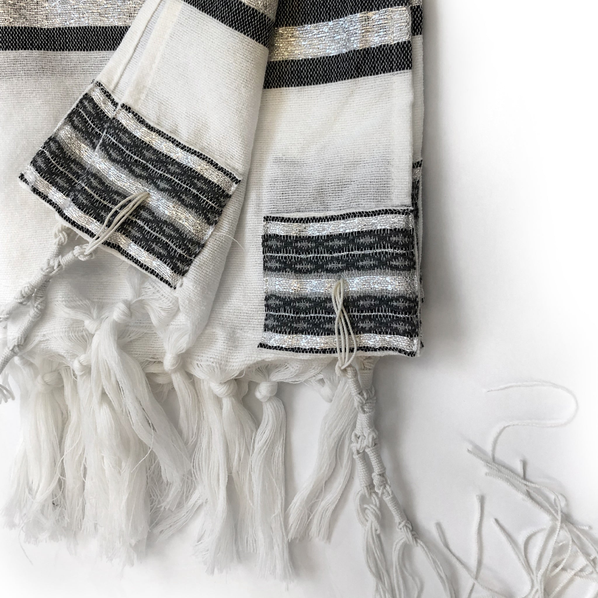 Gabrieli Premium - Wool Tallit - Gray & Silver on White