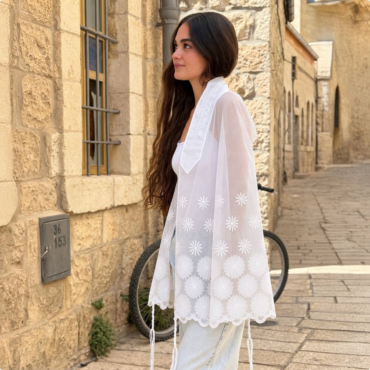 Lady Gabrieli - Voile Tallit - White Flowers